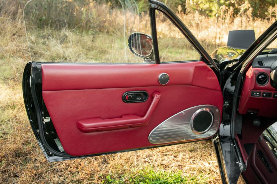 Детали интерьера Mazda Miata Limited Edition (NA) 1993 года  (фото 68 из 121)